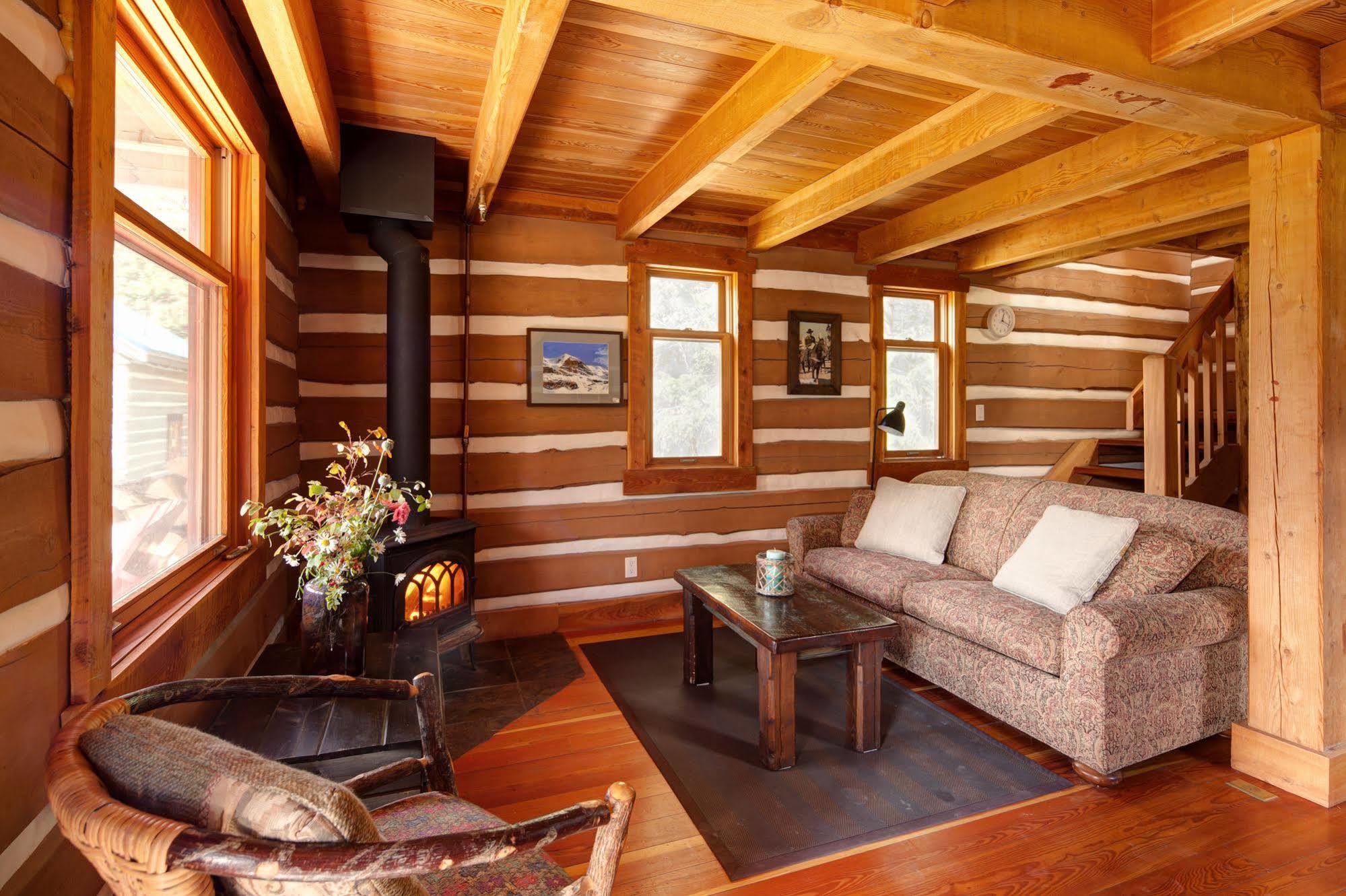 Nipika Mountain Resort Radium Hot Springs Exterior foto